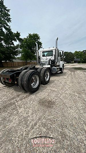 2005 Mack CH613