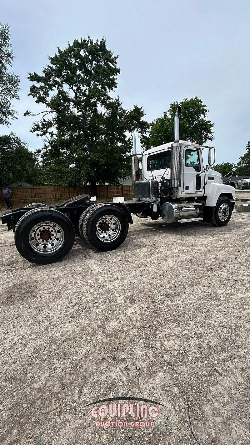 2005 Mack Pinnacle CH613 For Sale | Day Cab | # 6N006383