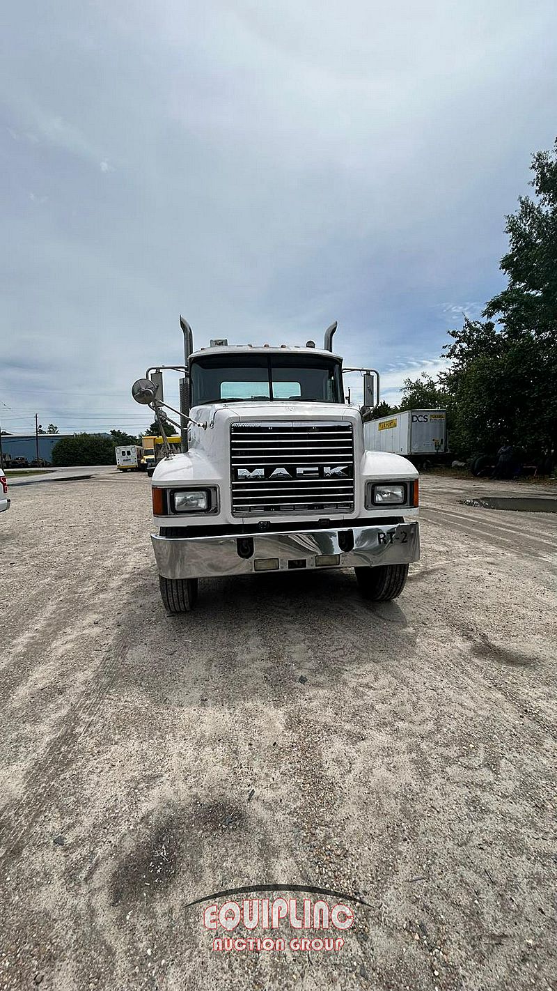 2005 Mack CH613