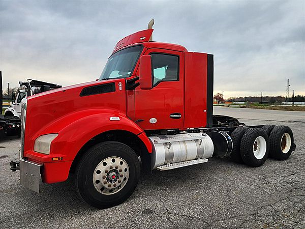 2017 Kenworth T880 - Daycab