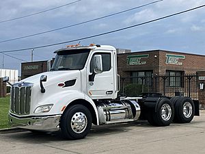 2016 Peterbilt 579 - Daycab