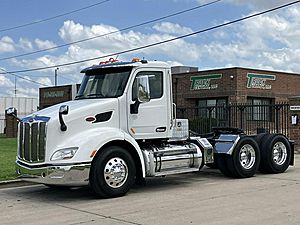 2016 Peterbilt 579 - Daycab