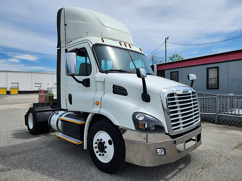 2018 Freightliner CASCADIA 113