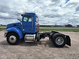 2020 Peterbilt 337 - Day Cab