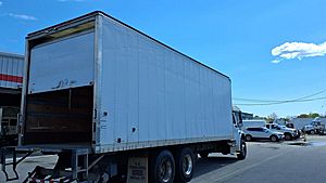 2018 Freightliner M2 106