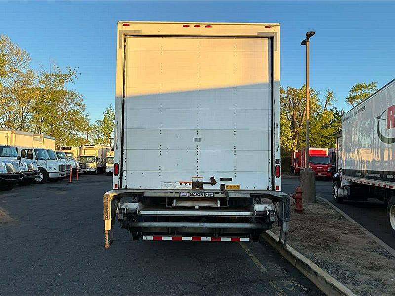 2019 Freightliner M2 106