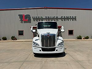2022 Peterbilt 579 - Day Cab