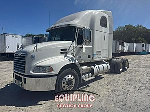 2013 Mack CXU 6X4 T/A MID ROOF SLEEPER - Sleeper Truck
