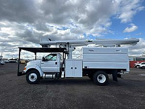 2013 Ford F-750 - Bucket Truck