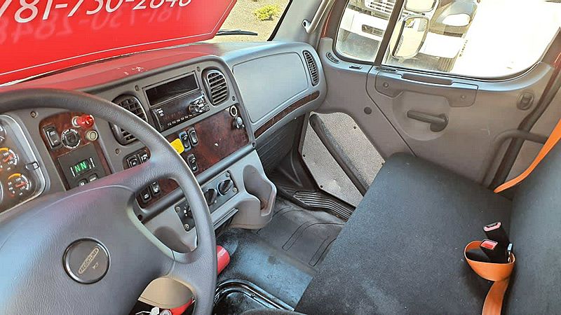 2020 Freightliner M2 106