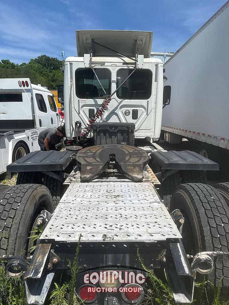 2016 Freightliner CASCADIA