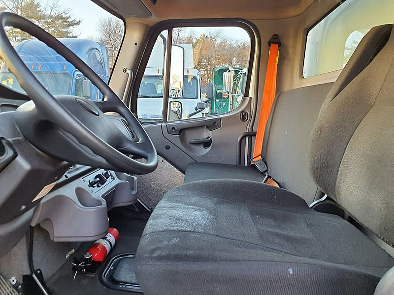 2020 Freightliner M2 106