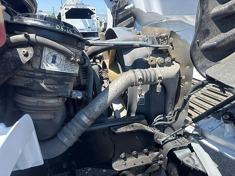2011 Freightliner M2