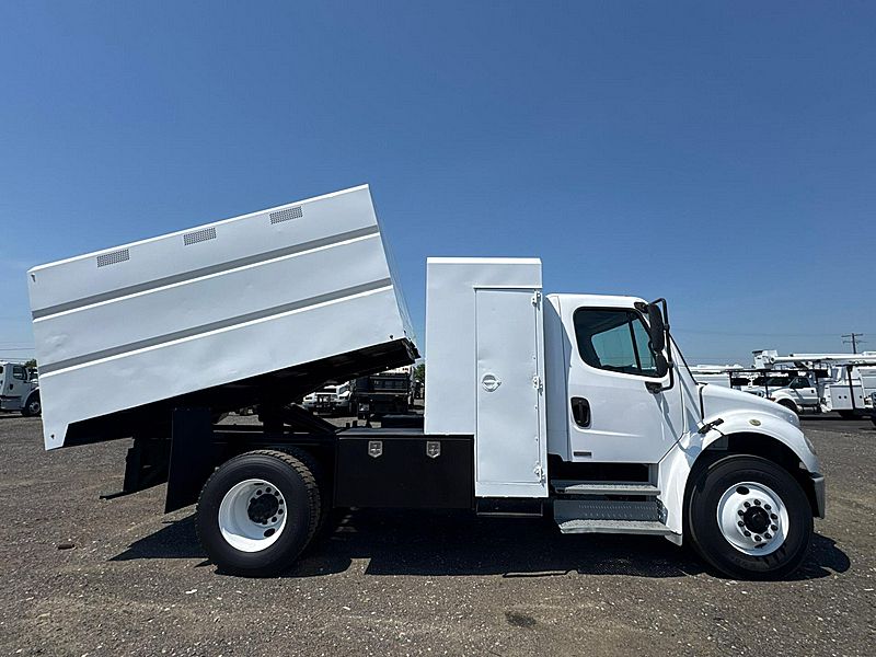2011 Freightliner M2
