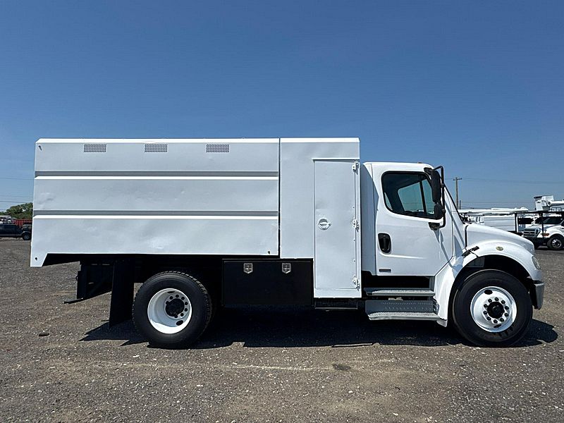 2011 Freightliner M2