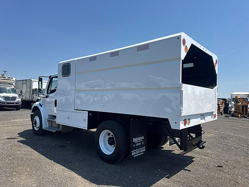 2011 Freightliner M2