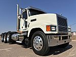 2015 Mack Pinnacle CHU613