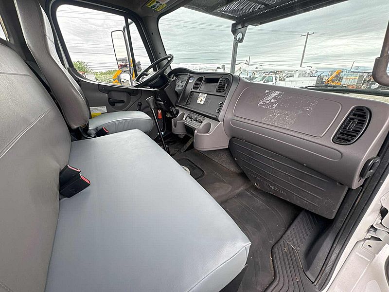 2014 Freightliner M2