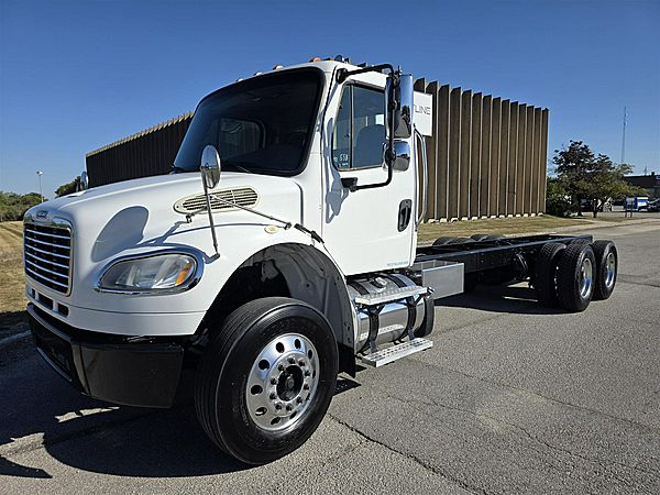 2013 Freightliner M2 - Cab & Chassis