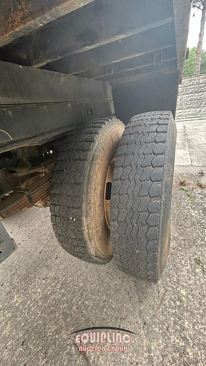 2000 Ford F650