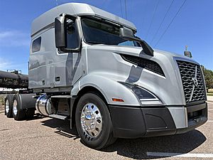 2022 Volvo VNL64T740 - Sleeper Truck