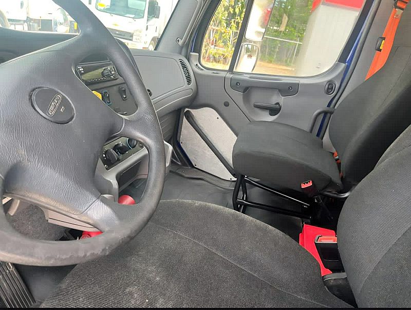 2019 Freightliner M2 106