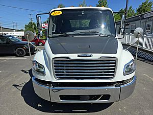 2021 Freightliner M2 106 - Day Cab