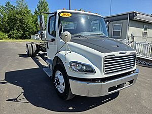 2021 Freightliner M2 106 - Day Cab