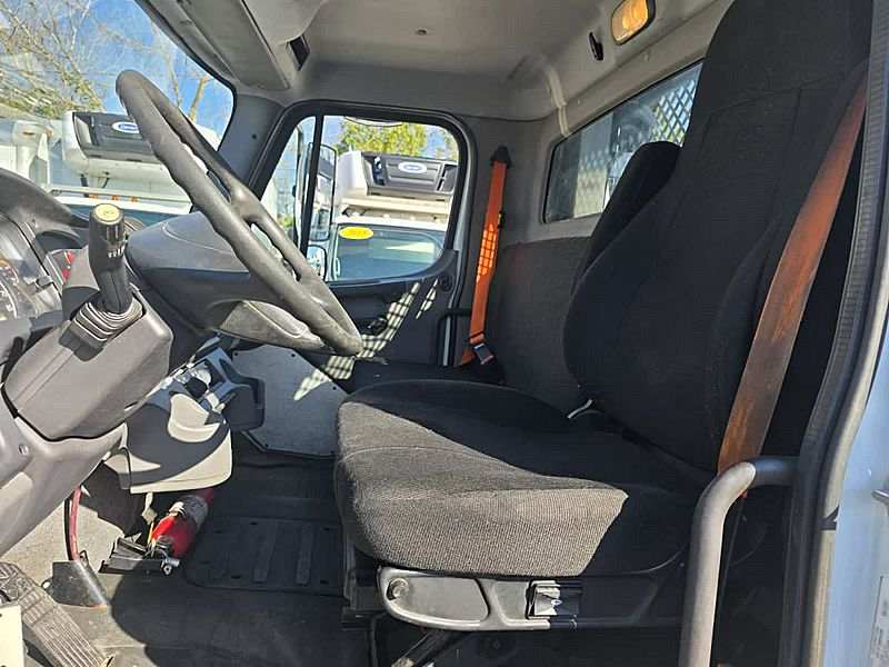 2016 Freightliner M2 106