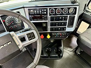 2022 Mack AN64T
