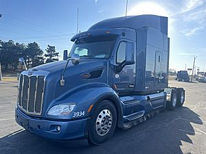 2020 Peterbilt 579 - Sleeper Truck