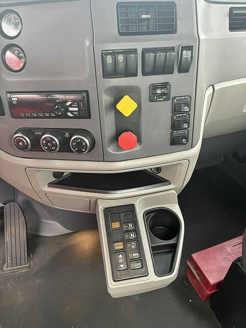 2016 Peterbilt 579
