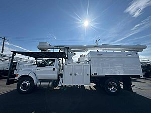 2013 Ford F-750 - Bucket Truck