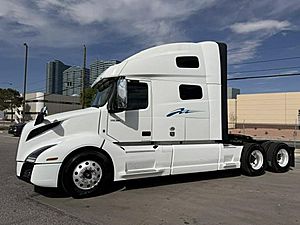 2022 Volvo VNL64T760 - Sleeper Truck