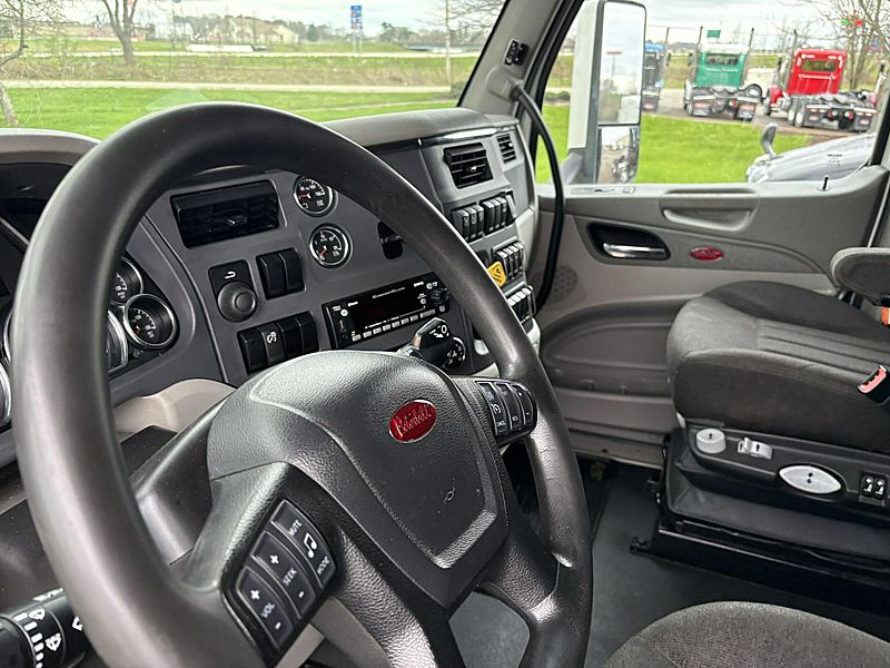 2021 Peterbilt 579