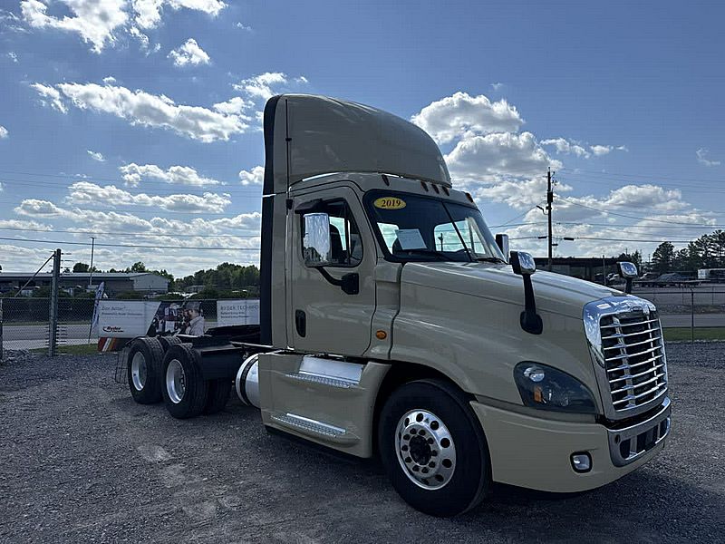 2019 Freightliner CASCADIA 125