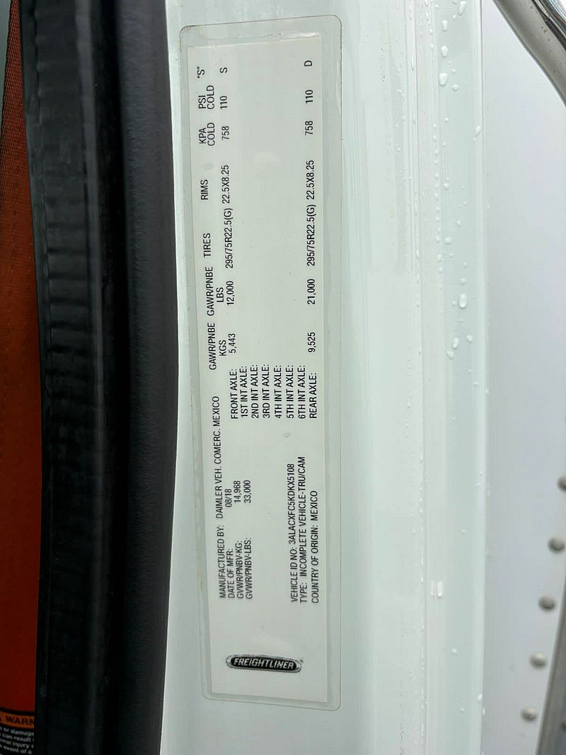2019 Freightliner M2 106