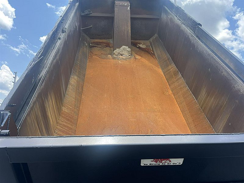 2024 Mack GR64F