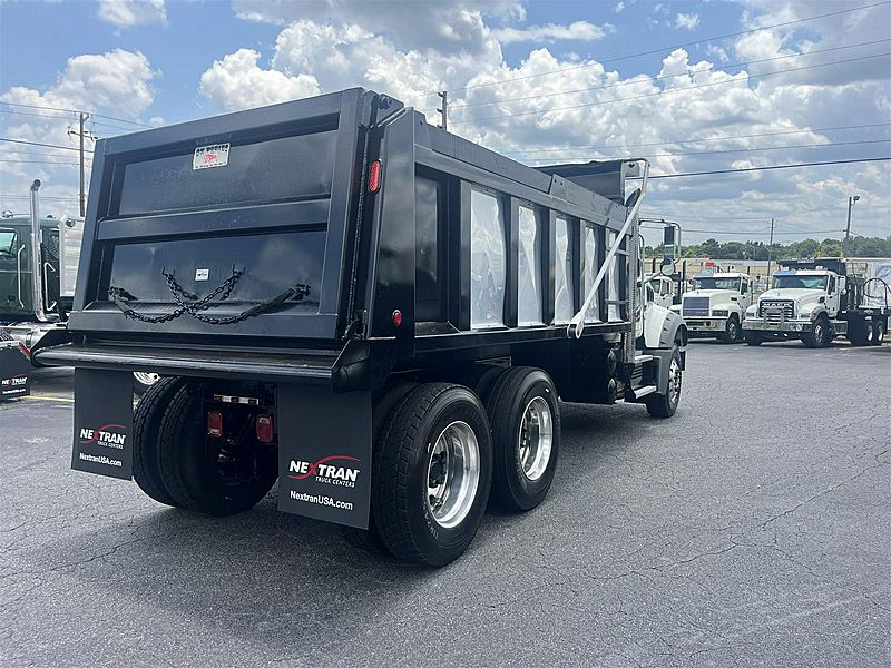 2024 Mack GR64F