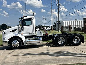 2016 Peterbilt 579 - Day Cab
