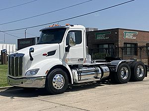 2016 Peterbilt 579 - Daycab