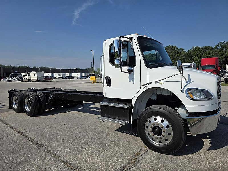 2019 Freightliner M2