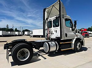 2018 Freightliner CASCADIA 113