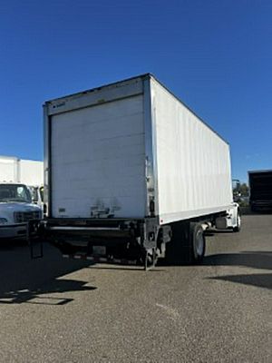 2017 Freightliner M2 106