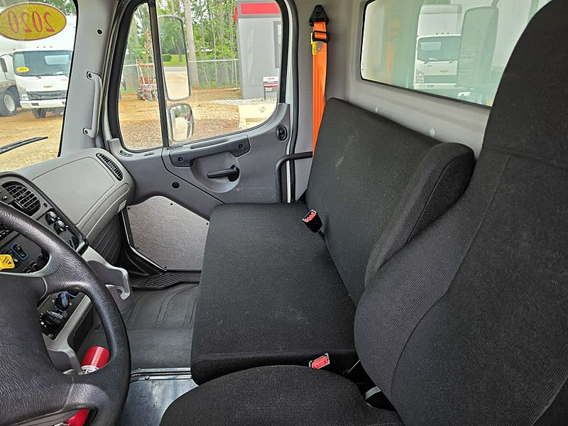 2020 Freightliner M2 106