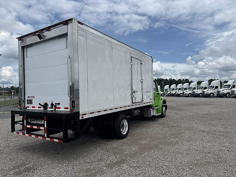 2020 Freightliner M2 106