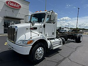 2021 Peterbilt 337