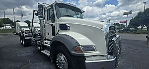 2025 Mack Granite GR64B - Roll-Off