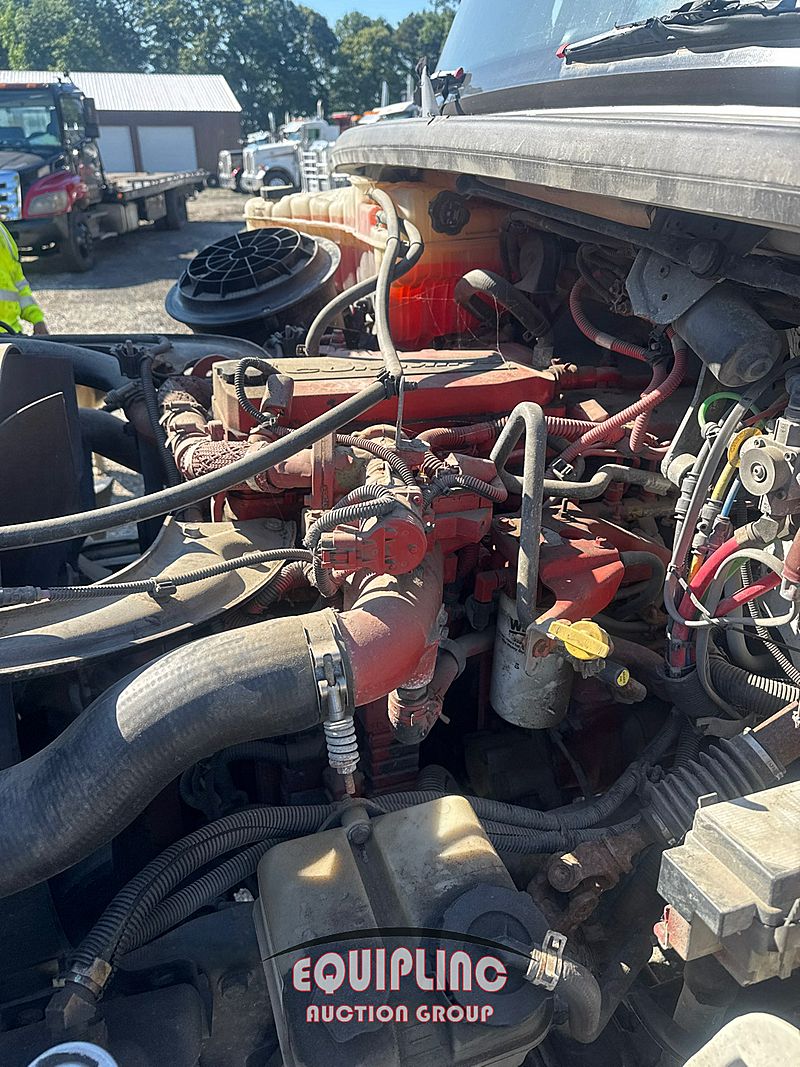 2013 Freightliner M2 106