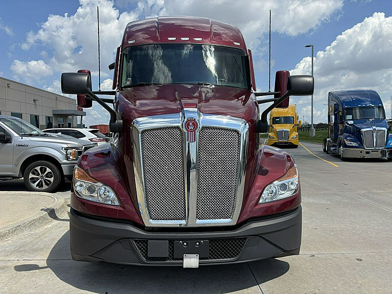 2023 Kenworth T680